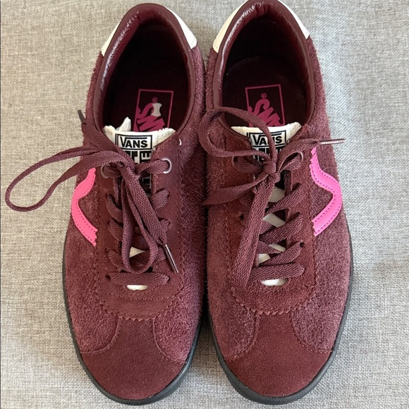 Vans sport, low Women's Maroon and Pink Sneakers NWT - Picture 2 of 12